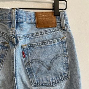 LEVI JEANS